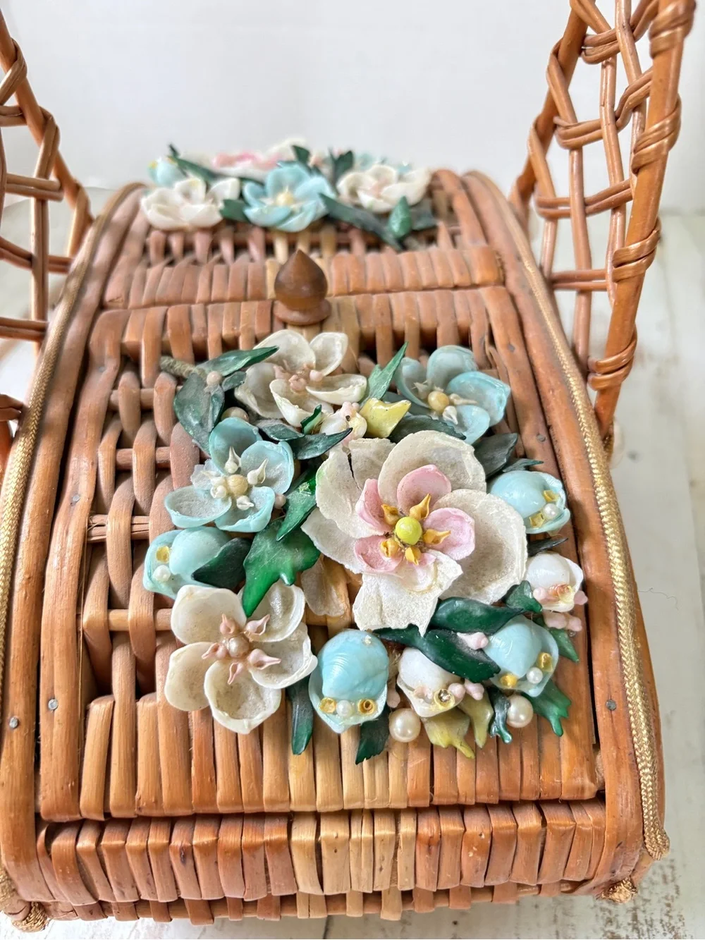 1950s wicker picnic basket purse floral seashells cottage coastal chic rare bag